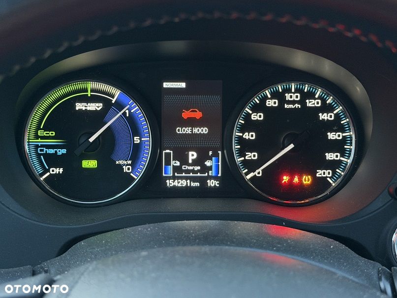 Mitsubishi Outlander Intense + - 10