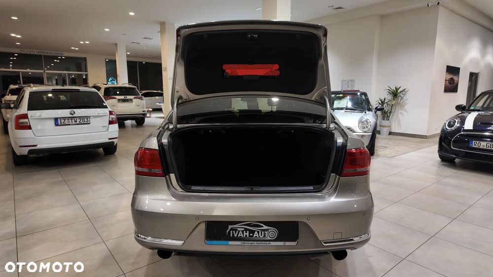 Volkswagen Passat 3.6 V6 4Motion DSG Exclusive - 40