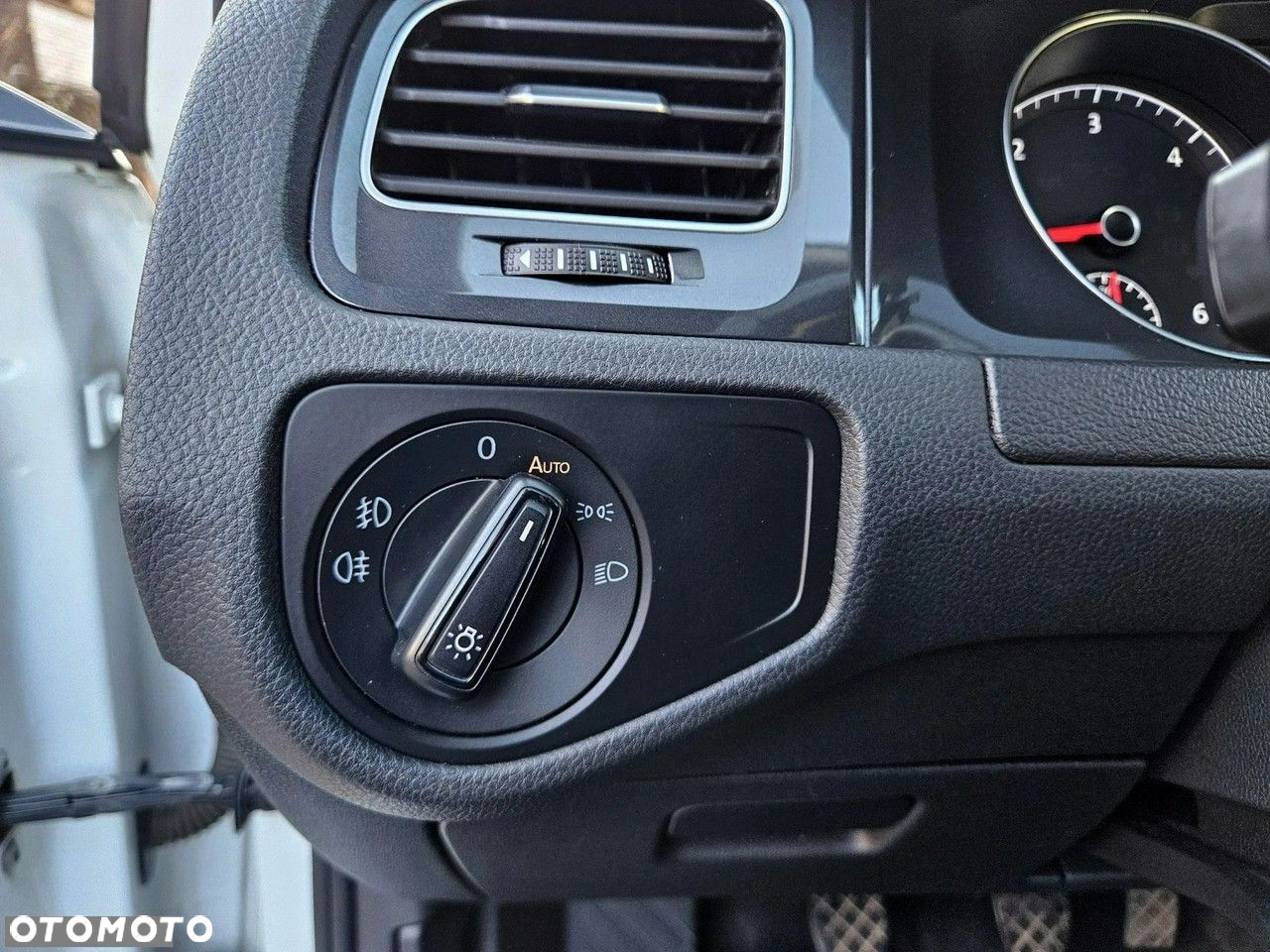 Volkswagen Golf VII 1.6 TDI BMT Comfortline - 19