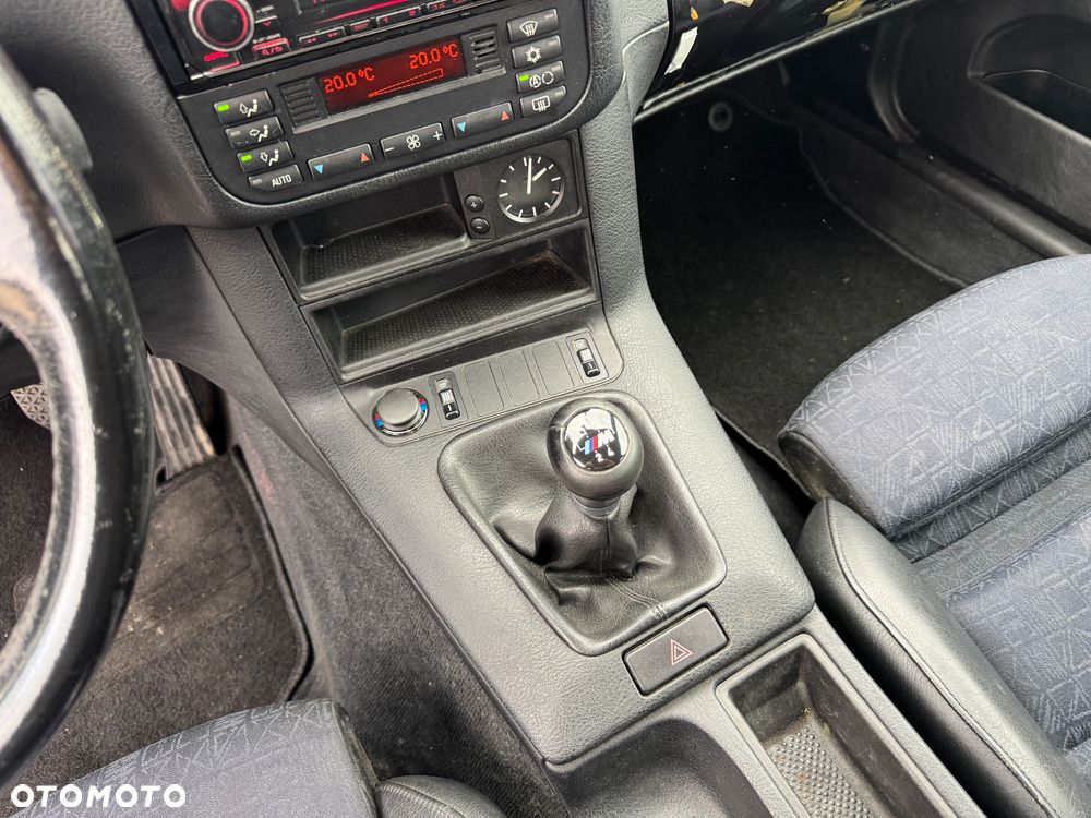 BMW Seria 3 318i - 21