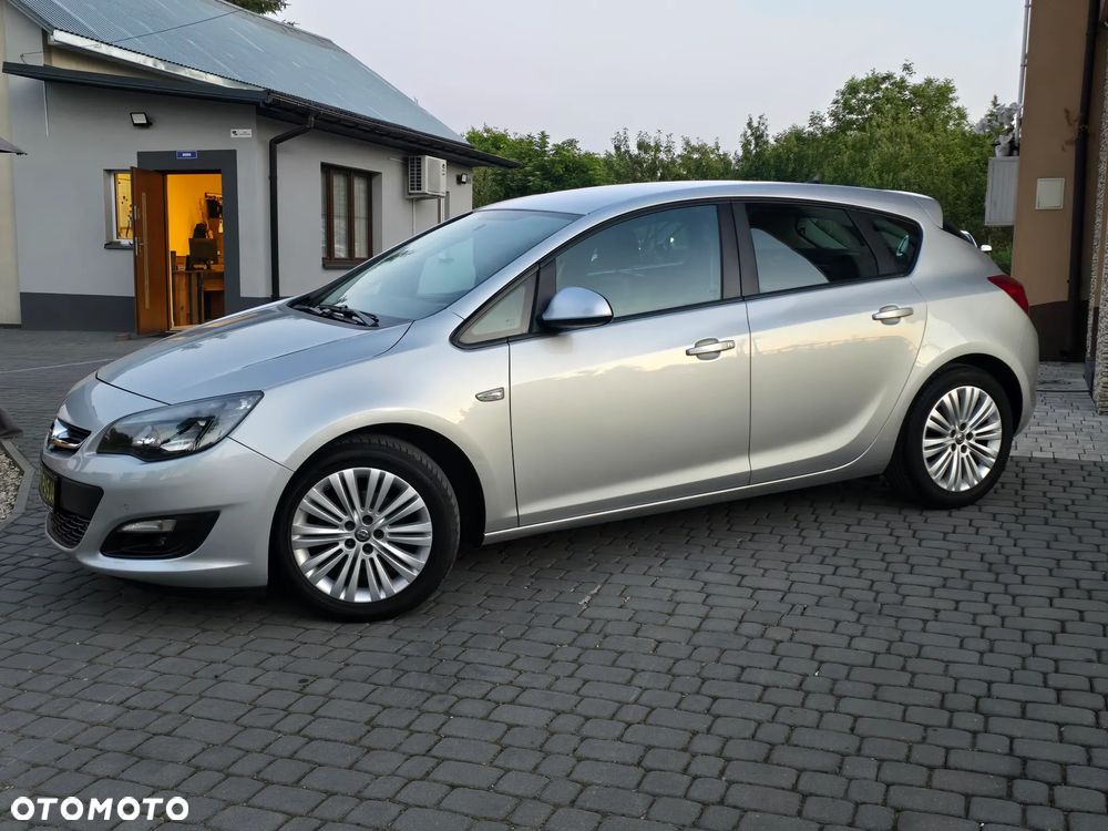 Opel Astra 1.4 Turbo Cosmo - 3