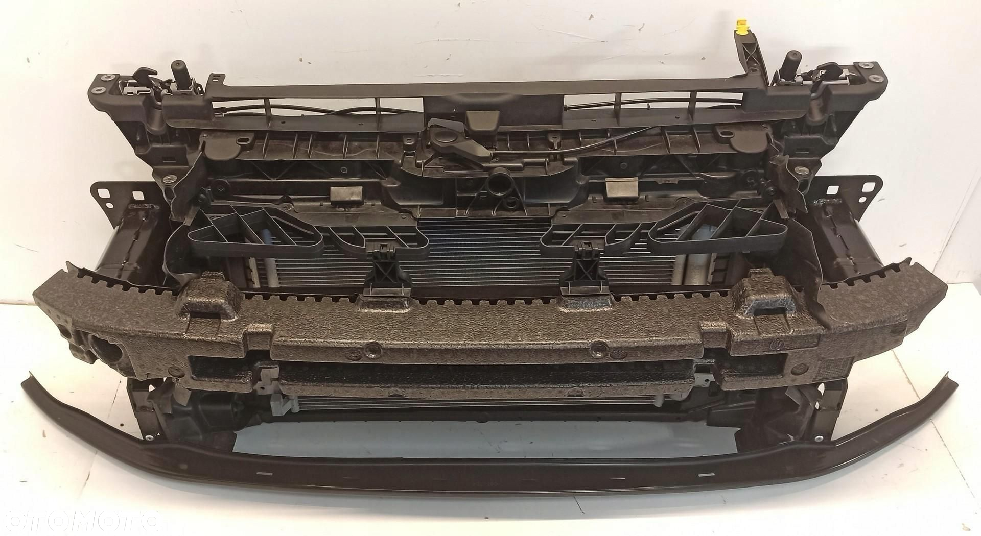 VW GOLF VIII 8 HB PAS PRZEDNI CHŁODNICE 2.0 TDI 2024 5WA121203L - 2