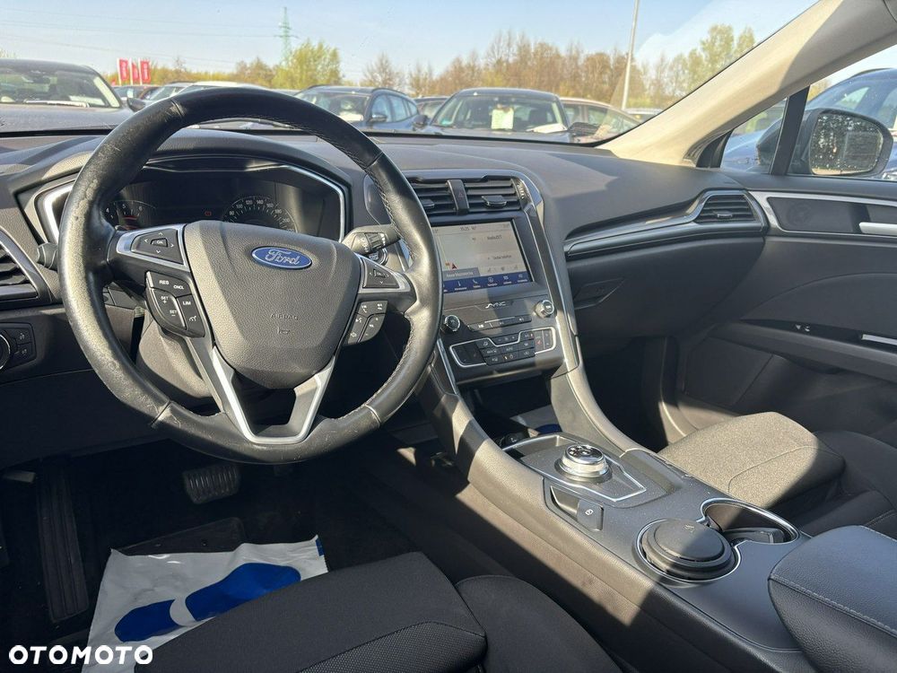 Ford Mondeo - 25