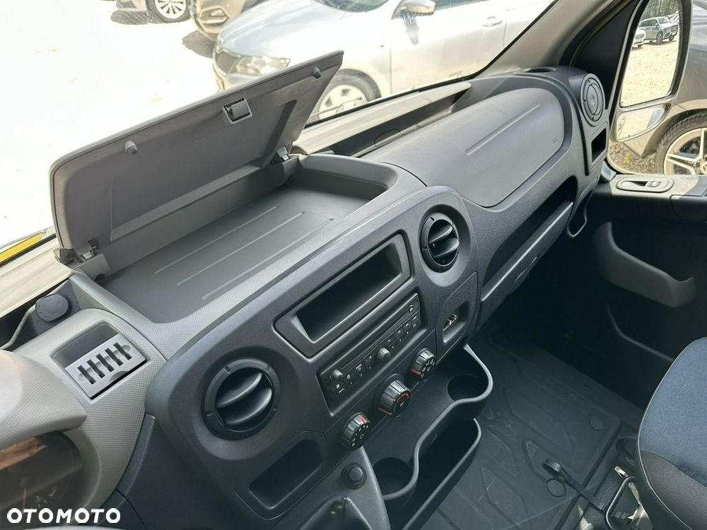 Renault Master - 25