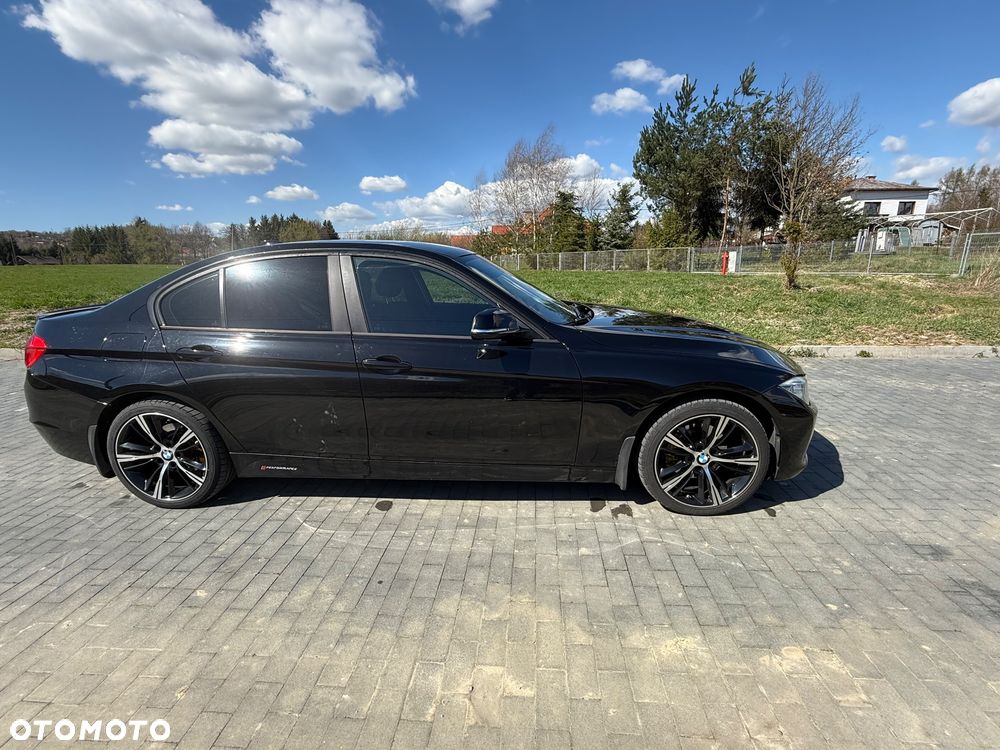 BMW Seria 3 320d - 5