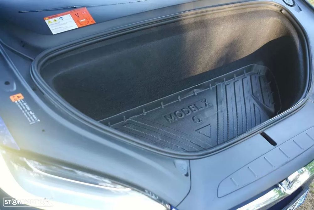 Tesla Model X 75D - 23