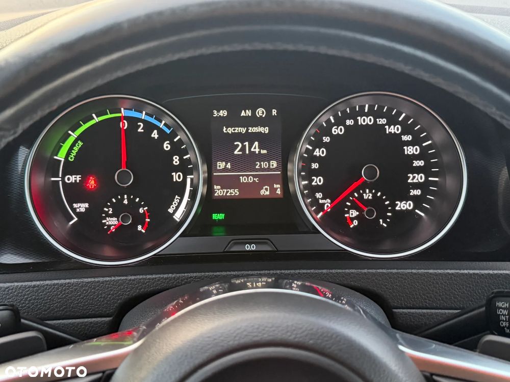 Volkswagen Golf - 16