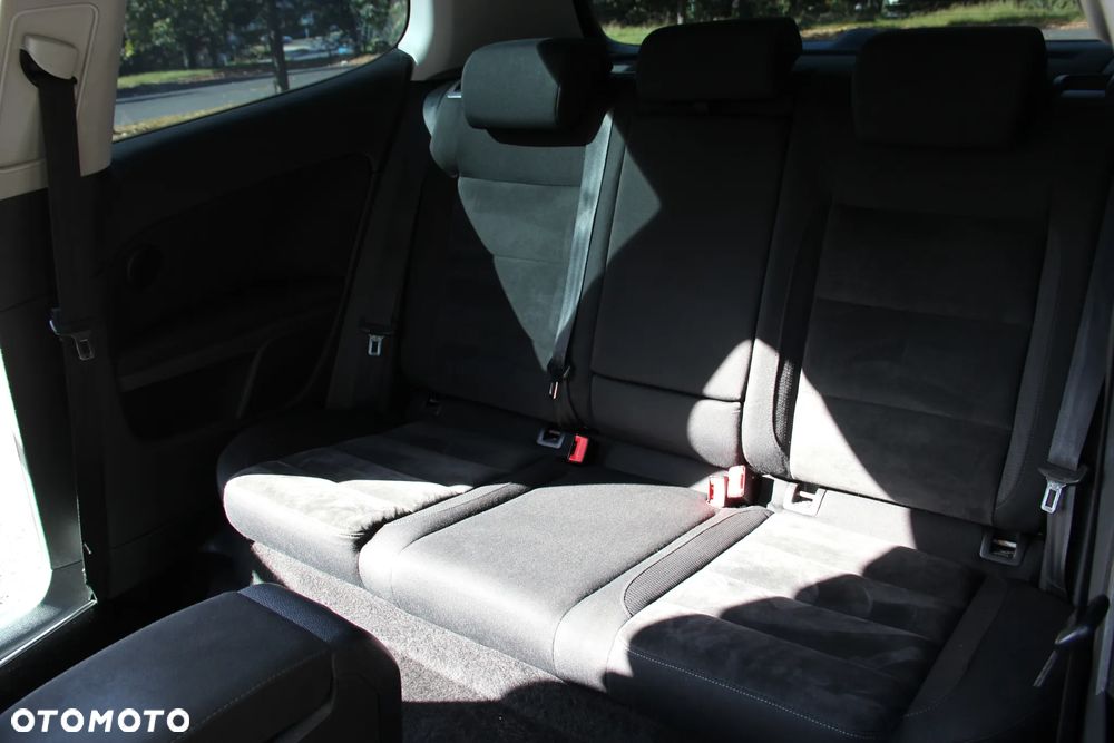 Volkswagen Golf - 23