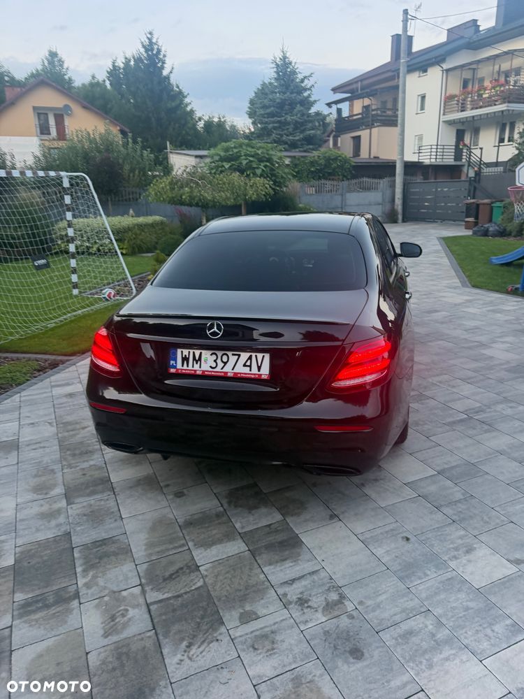 Mercedes-Benz Klasa E 300 9G-TRONIC - 33