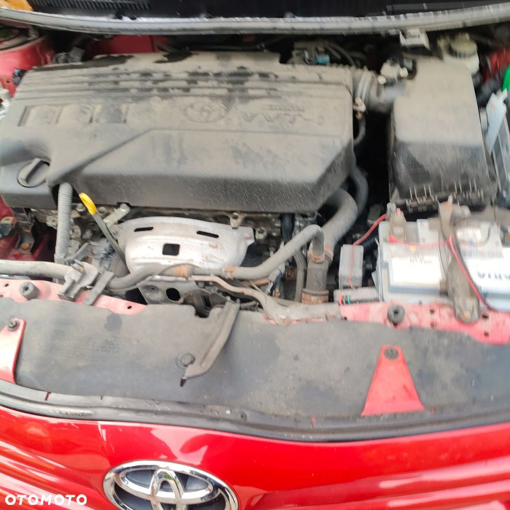 Toyota Auris 1.33 VVT-i Terra - 3