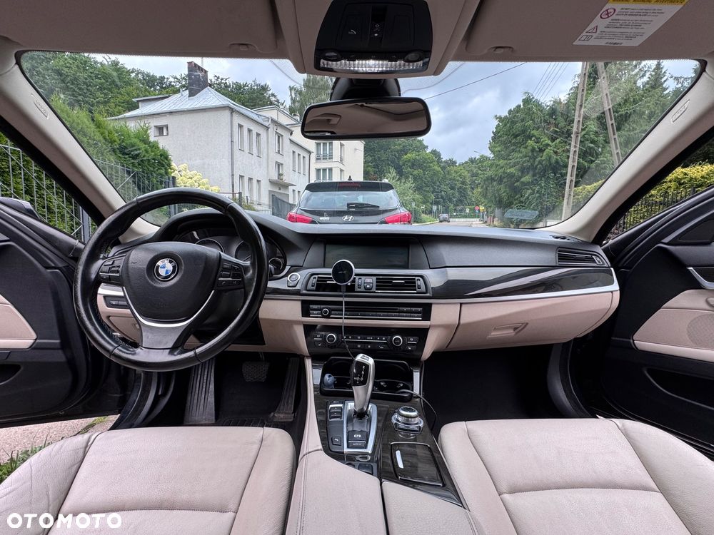 BMW Seria 5 525d xDrive Luxury Line - 10