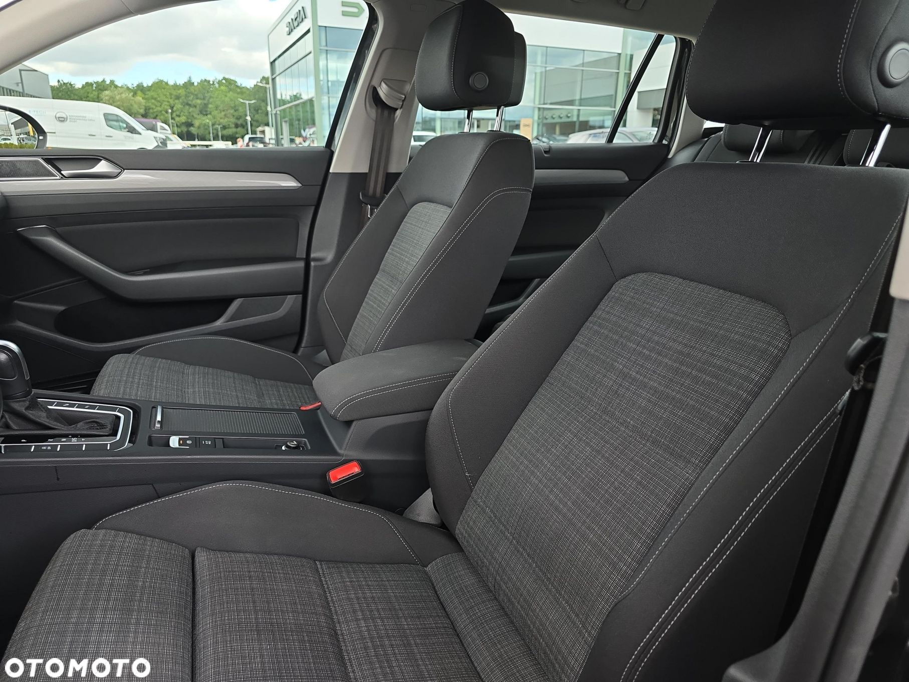 Volkswagen Passat - 11