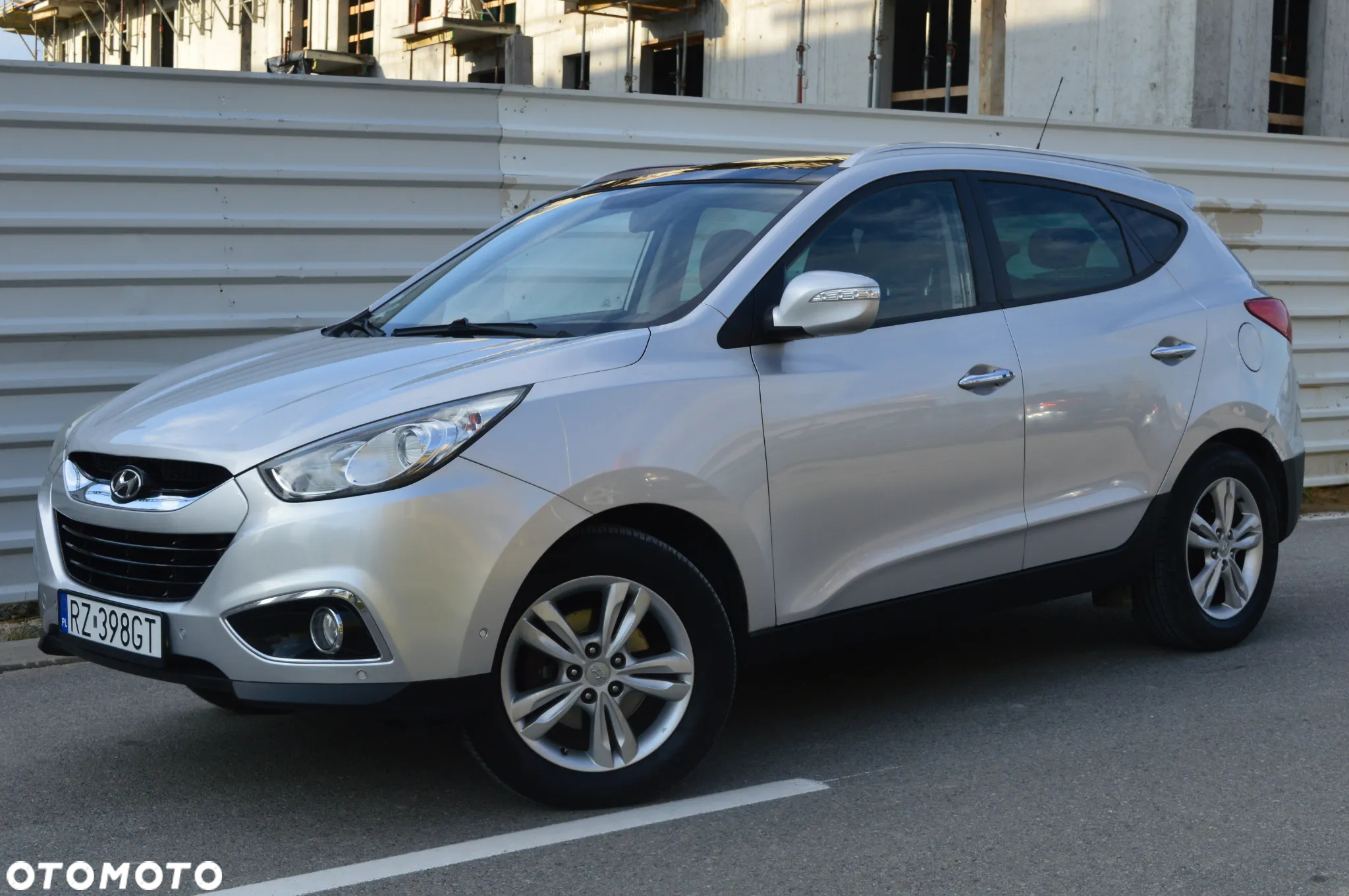 Hyundai ix35 1.7 CRDi 2WD blue Finale Silver - 4
