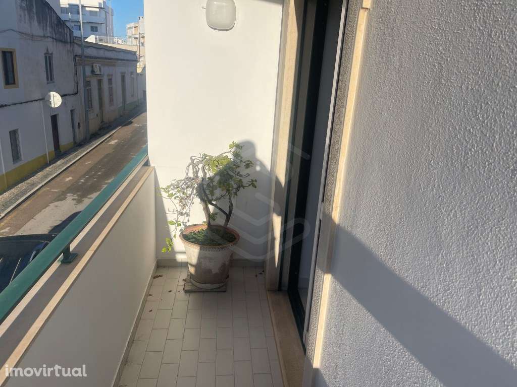 Apartamento T2, semi-mobilado, Faro, Algarve - Grande imagem: 4/33