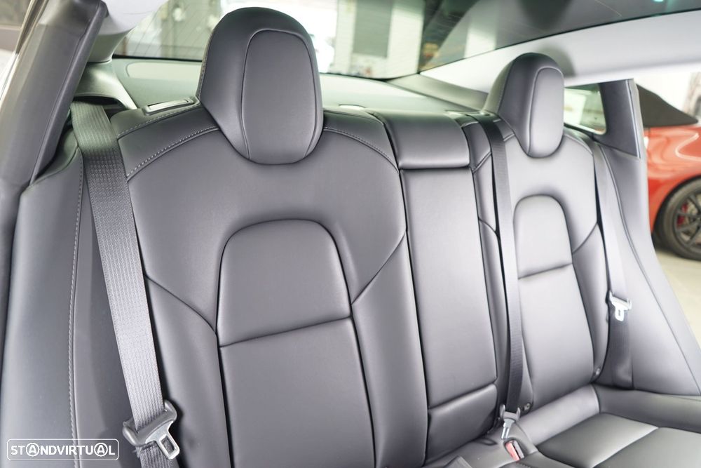 Tesla Model 3 Long-Range Dual Motor AWD - 35