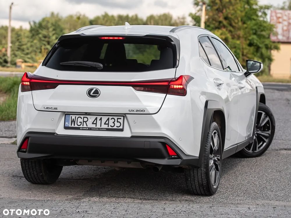 Lexus UX 200 - 12