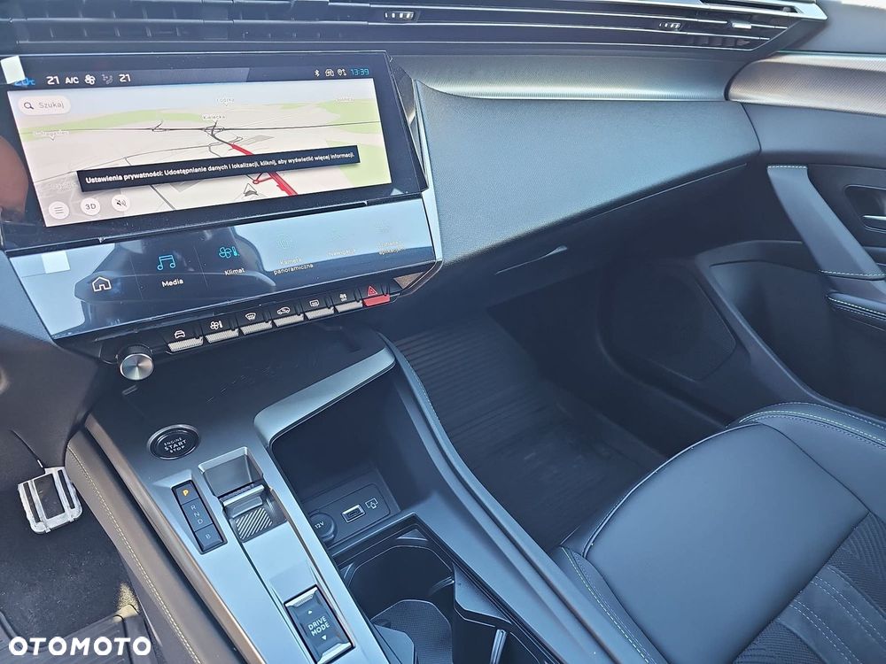 Peugeot 408 - 17