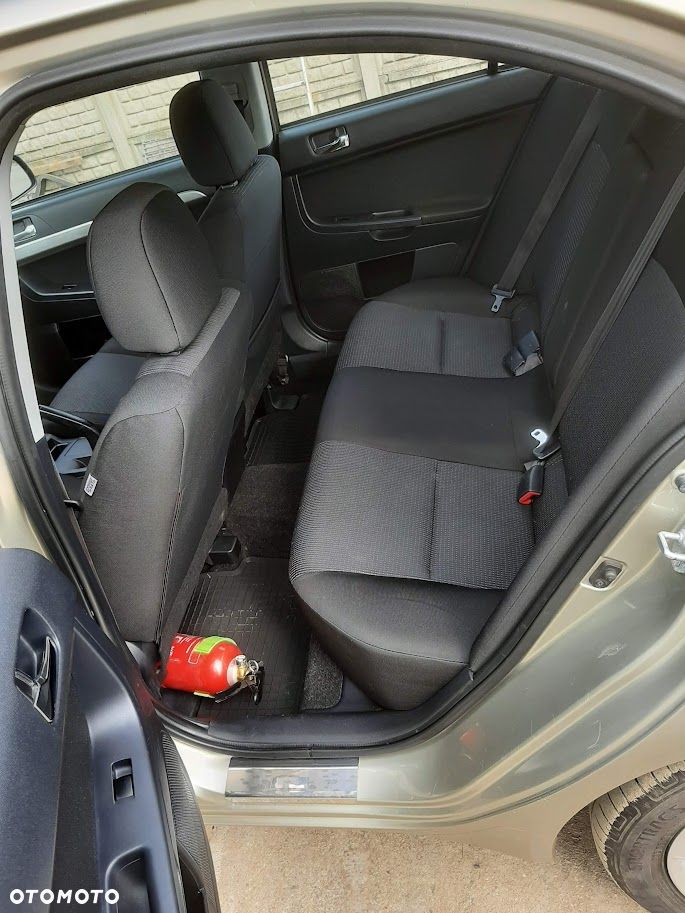 Mitsubishi Lancer 1.8 Invite - 8
