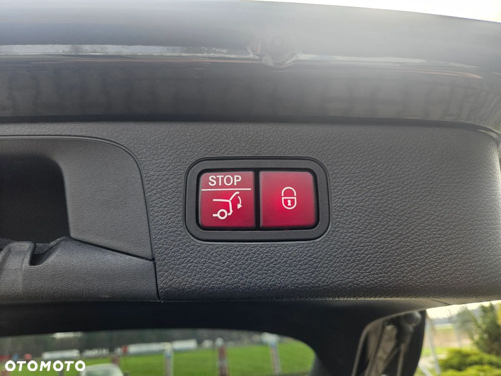 Mercedes-Benz GLC 300 e 4-Matic - 27