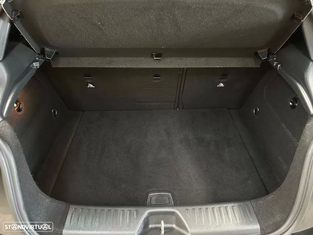Mercedes-Benz A 180 d AMG Line - 13