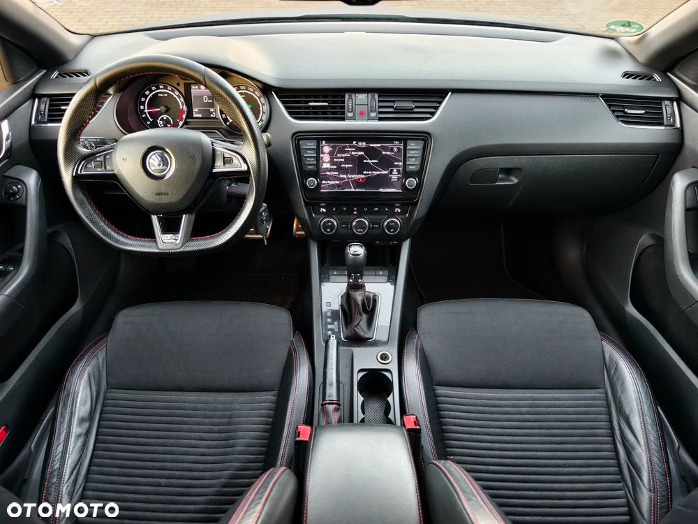 Skoda Octavia 2.0 TDI DSG RS - 8
