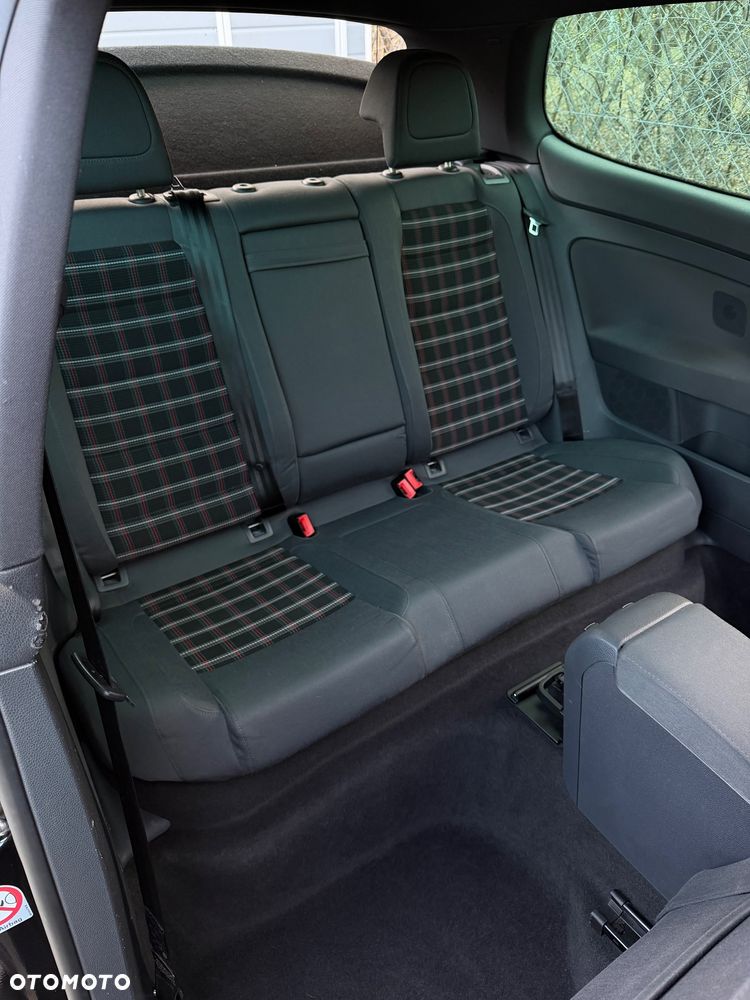 Volkswagen Golf - 16