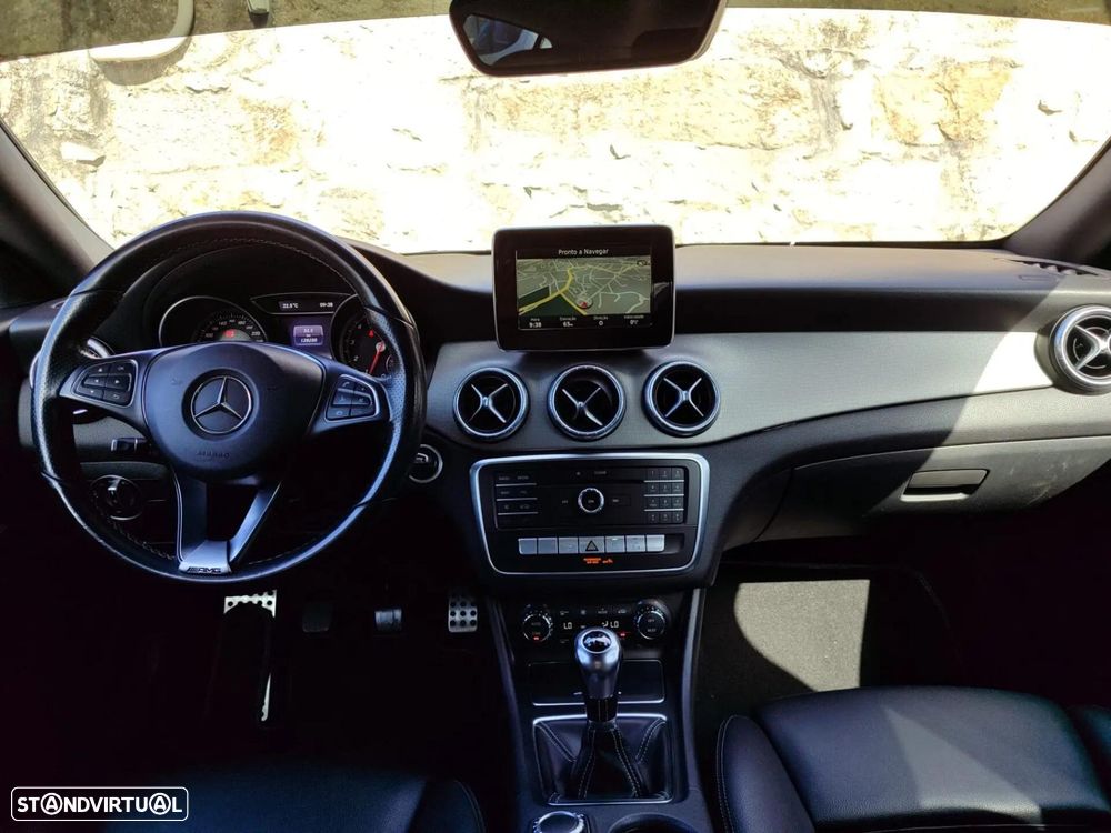 Mercedes-Benz CLA 180 AMG Line - 9