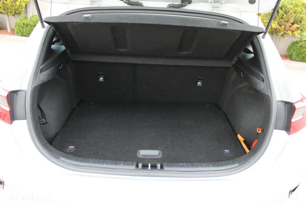 Kia Ceed 1.4 T-GDI M DCT - 33