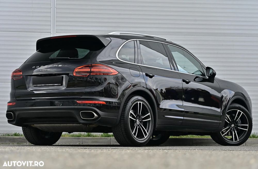 Porsche Cayenne 3.0 L - 36