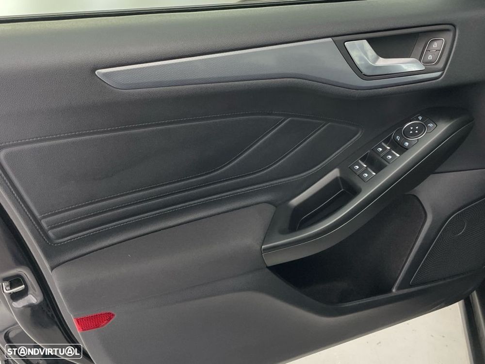 Ford Focus 1.0 EcoBoost Active - 17