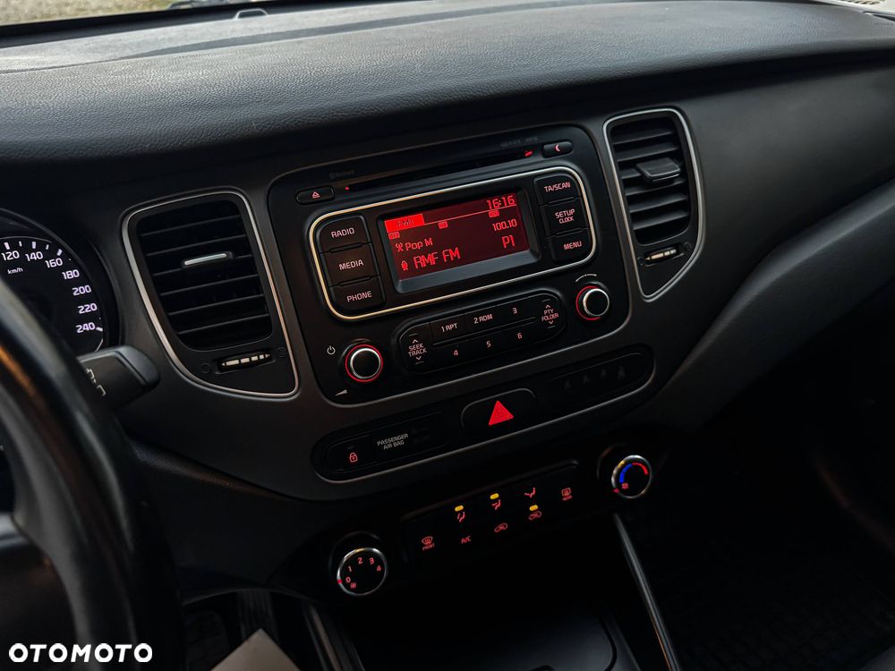 Kia Carens 1.7 CRDi M - 12