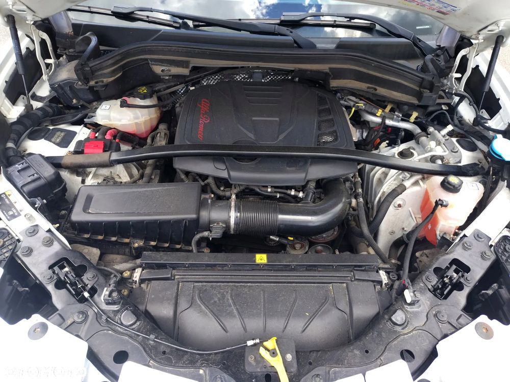 Alfa Romeo Stelvio - 16