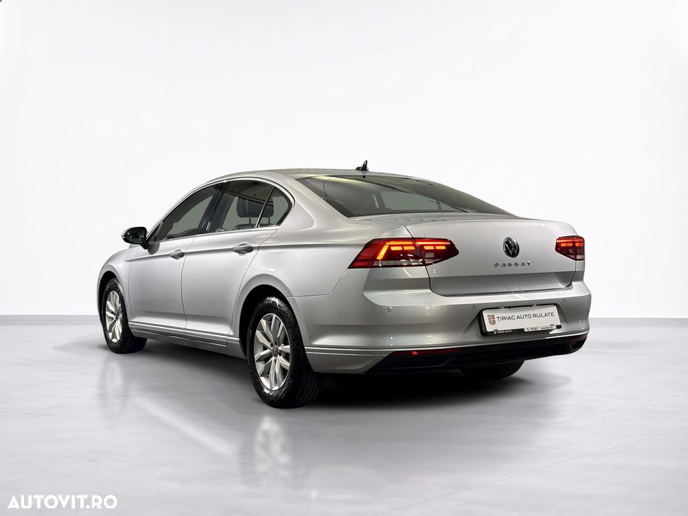 Volkswagen Passat - 4