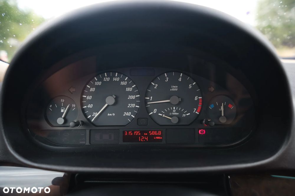 BMW Seria 3 323Ci - 13