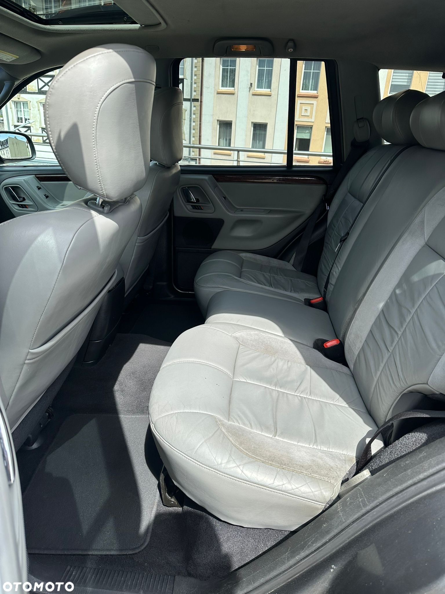 Jeep Grand Cherokee 4.7 Overland - 14