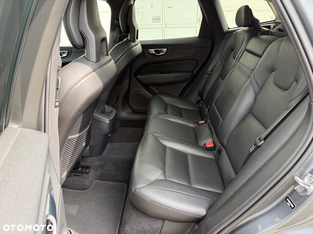 Volvo XC 60 T5 AWD Momentum - 16