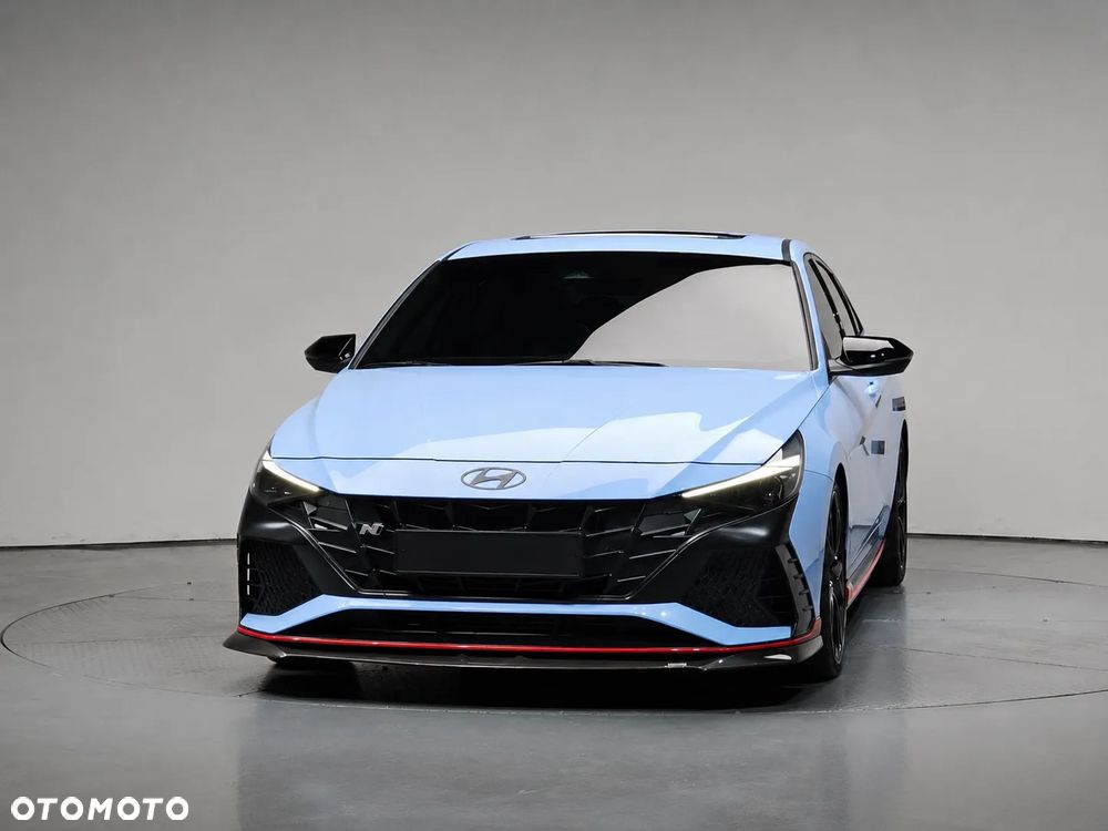 Hyundai Avante - 4