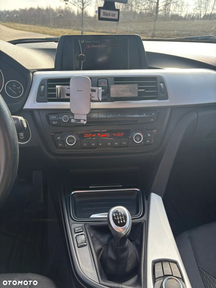BMW Seria 3 318d - 9