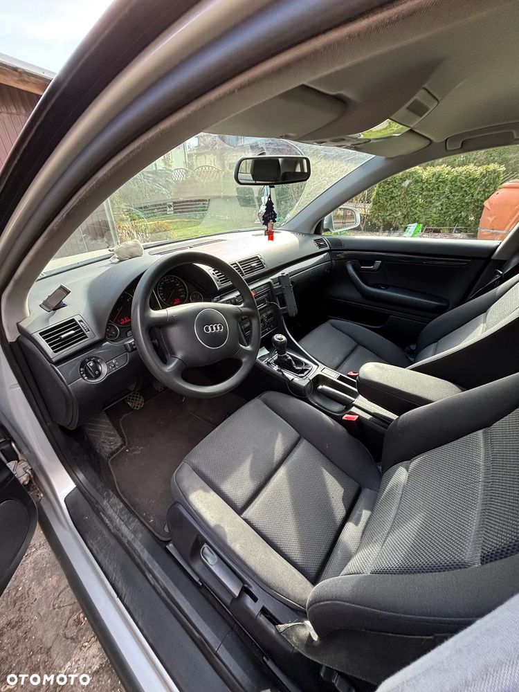 Audi A4 Limousine - 11