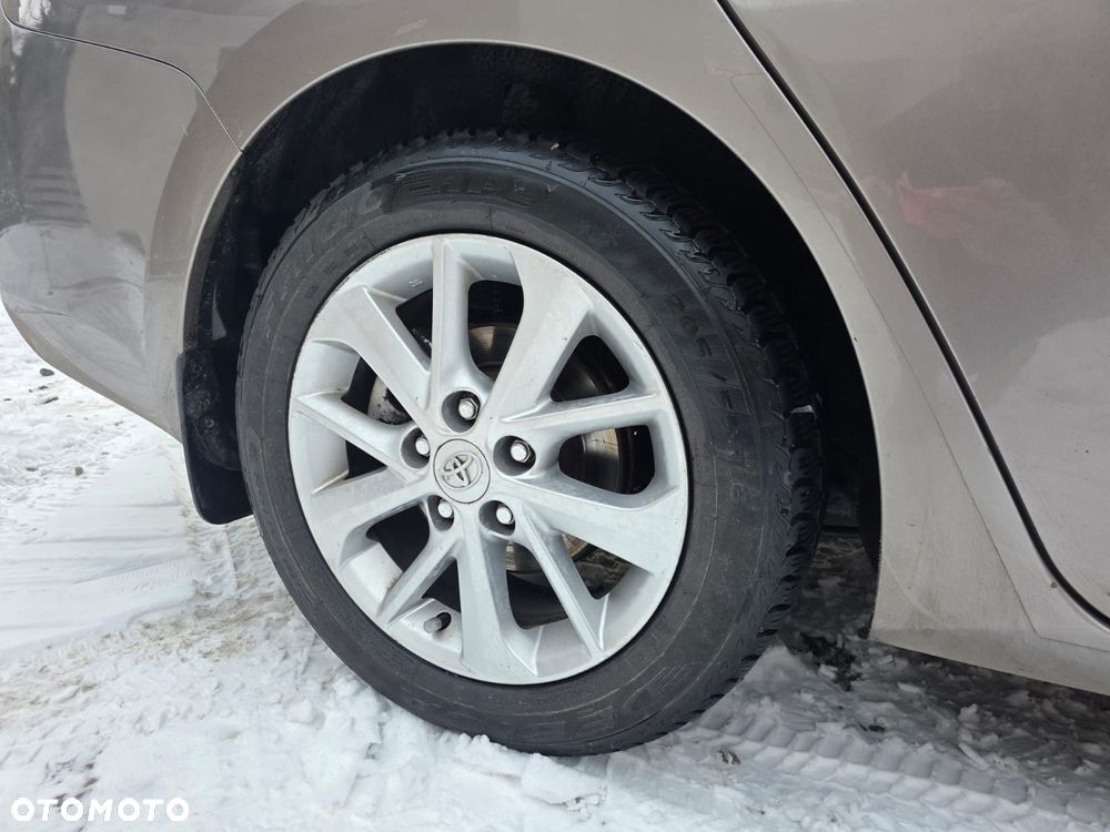 Toyota Auris 1.6 Premium Comfort - 13
