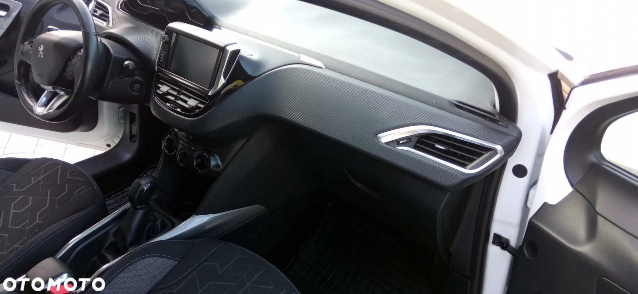Peugeot 2008 PureTech 82 Style - 20