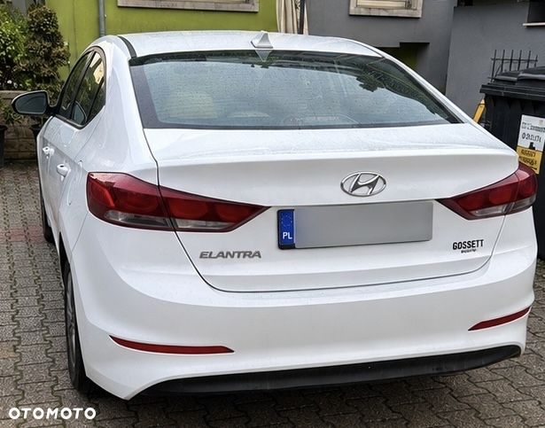 Hyundai Elantra - 4