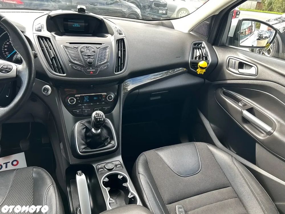 Ford Kuga 2.0 TDCi 2x4 Titanium - 14