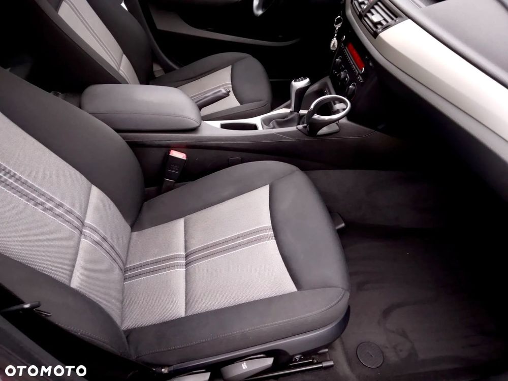 BMW X1 sDrive18i - 13