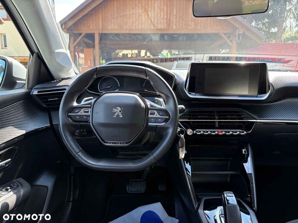 Peugeot 208 - 30