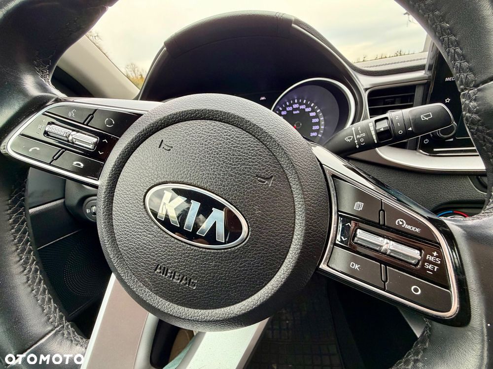 Kia Ceed 1.6 CRDi SCR M - 25
