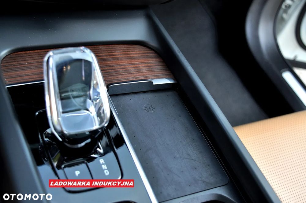 Volvo XC 60 B4 D Plus Dark - 33
