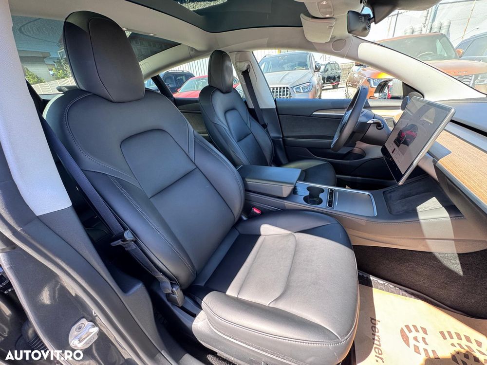 Tesla Model 3 Long Range AWD Premium - 13