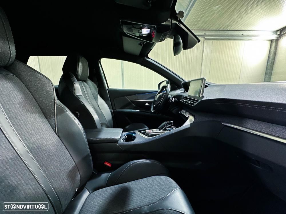 Peugeot 3008 1.6 PureTech GT EAT8 - 29