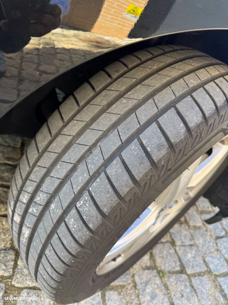 Opel Astra 1.2 Turbo Start/Stop 120 Anos - 3